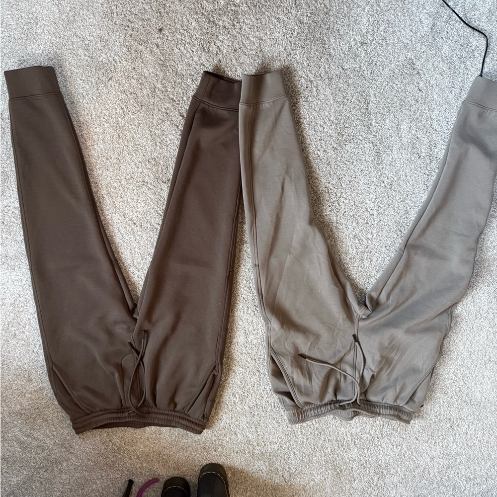 American Eagle Outfitters Tan Jogger Pants